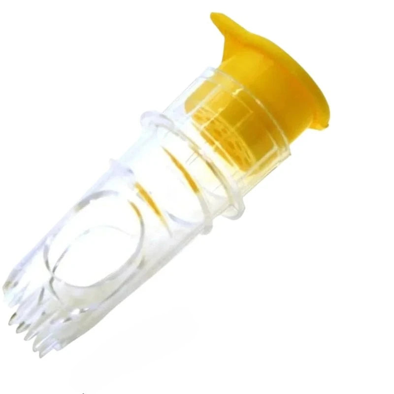 Portable Lemon Juicer Plastic Juicer Washable Manual Juicer with Built-in Filter Suitable for Family Travel