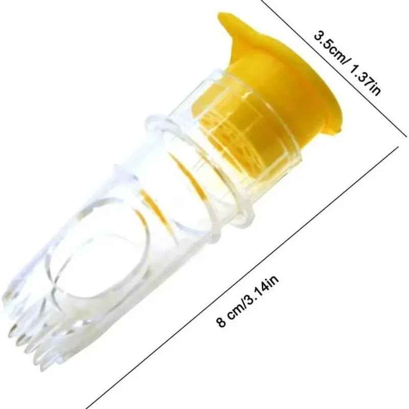 Portable Lemon Juicer Plastic Juicer Washable Manual Juicer with Built-in Filter Suitable for Family Travel